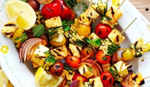 patate alla griglia spiedini di verdure