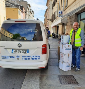 Raccolta abitini e alimenti per bambini…continua..